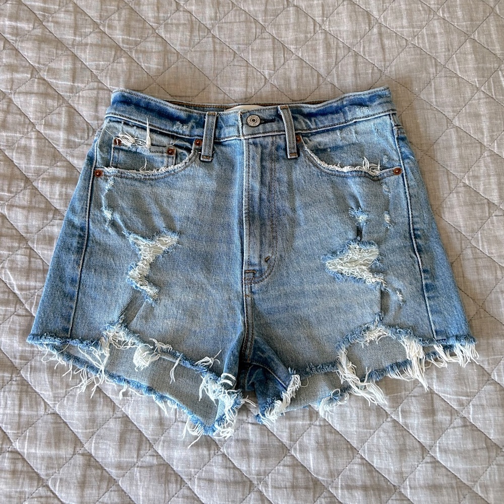 Excellent Condition Abercrombie & Fitch Mom Shorts Size 26
